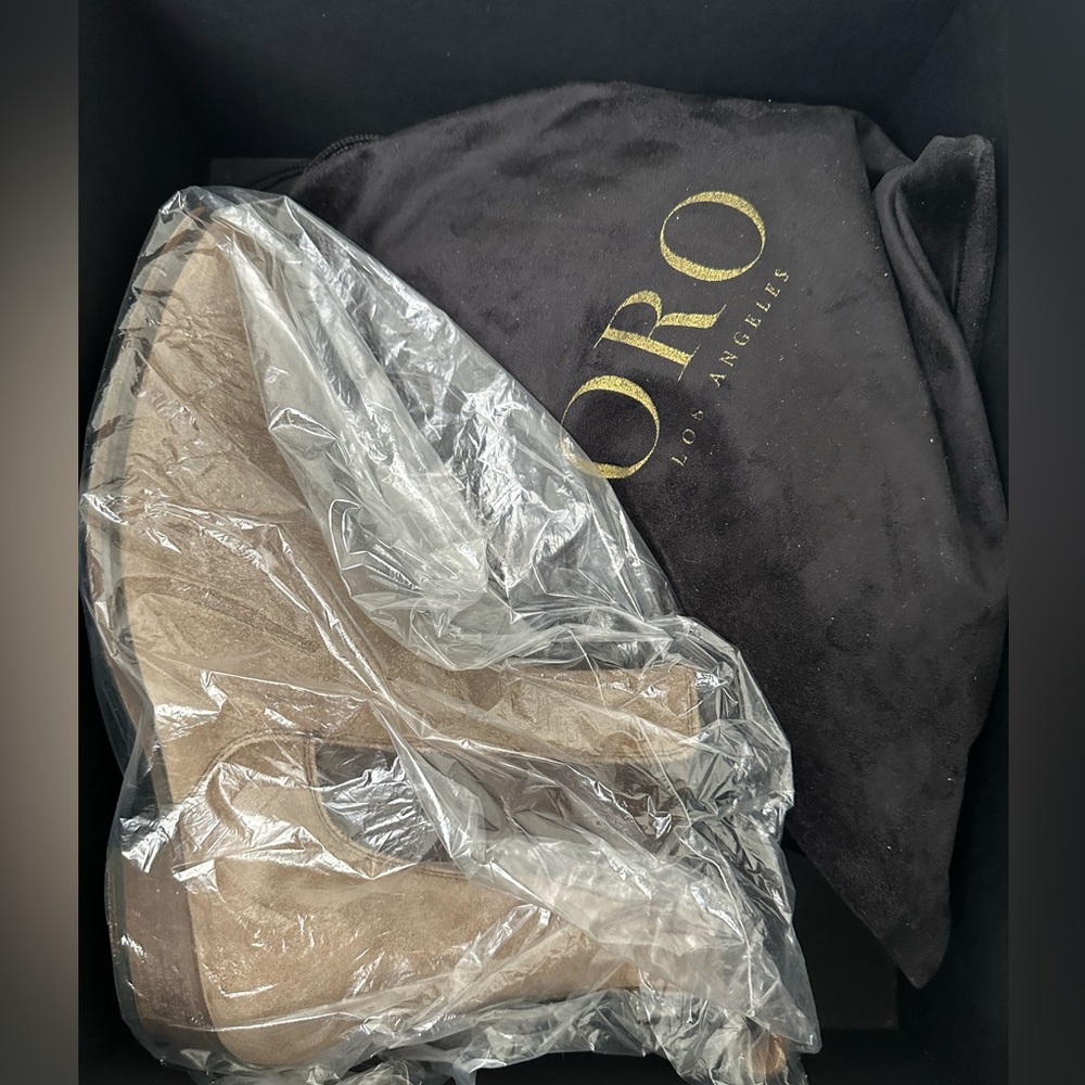 Oro Alpaca Chelsea Boots - Picture 4 of 9
